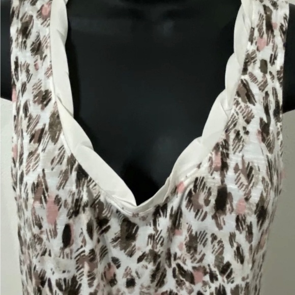 Leopard Print Maurices high low tunic, top blouse women’s small sleeveless - Picture 3 of 11